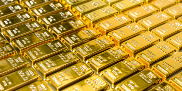 500px Photo ID: 1025453557 - Close-up view of stack shiny gold bar arrangement in a row, Concept of success in business and finance