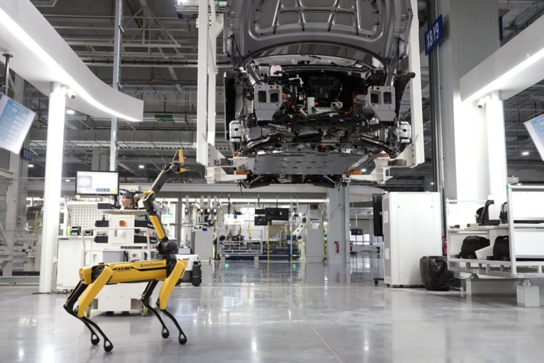 Siemens ve NVIDIA, Yapay Zeka Destekli Fabrikaları Geliştirmek İçin Ortaklık Kurdu