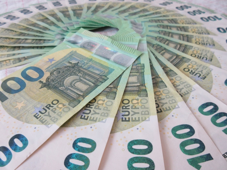Şirket Kredilerinde Standartlar Giderek Sıkılaşıyor