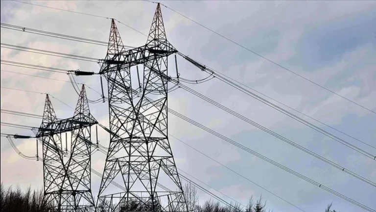 enerji-bakani-bayraktar-turkiyenin-elektrik-sebekesi-guclu-ve-kesintisiz-hizmet-sunuyor